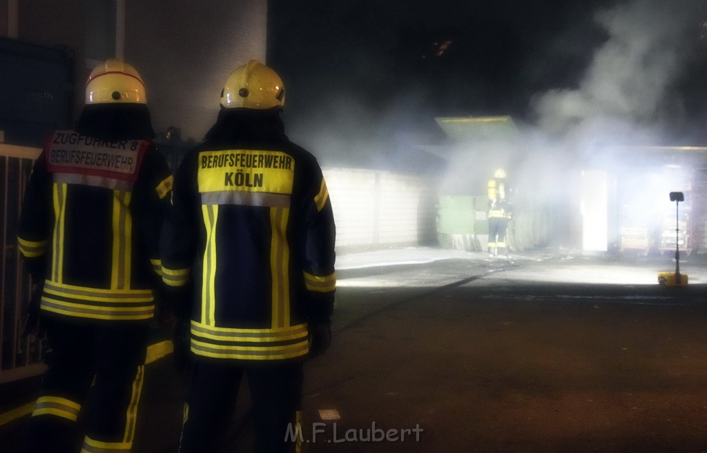 Feuer Papp Presscontainer Koeln Hoehenberg Bochumerstr P121.JPG - Miklos Laubert